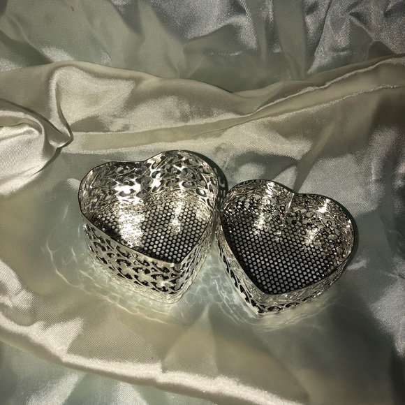 Silver heart trinket box display or decoration - Picture 5 of 8